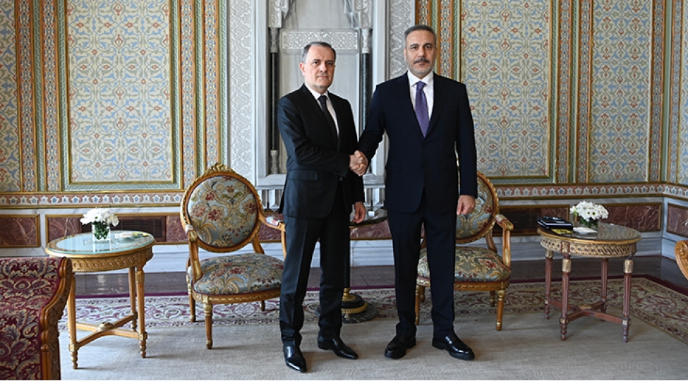 ceyhun-bayramov-hakan-fidanla-yaxin-sherqde-movcud-tehlukesizlik-veziyyeti-muzakire-edib