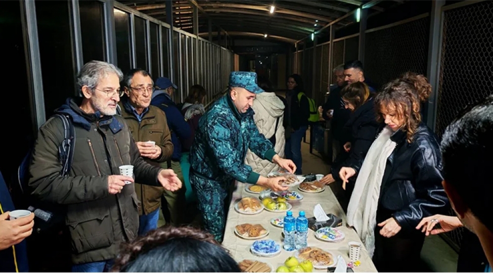 bu-gunedek-azerbaycan-vasitesile-66-olkenin-1761-vetendashi-irandan-texliye-olunub