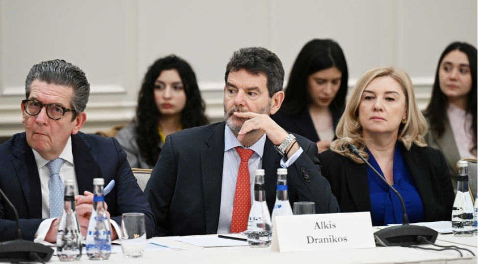 region-dovletlerinin-siyasetinde-transformasiya-bash-verib-alkis-drakinos