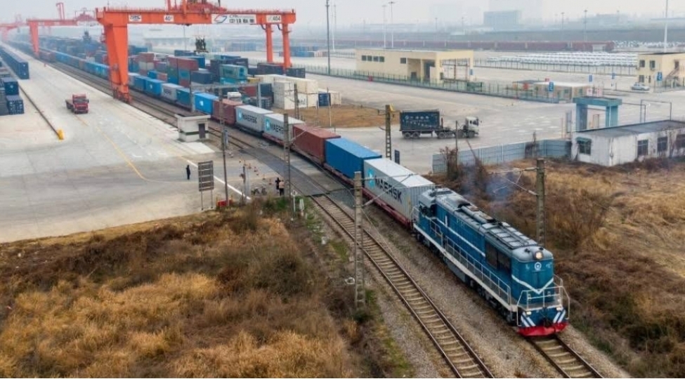 orta-dehliz-vasitesile-chinden-avropaya-ilk-yuk-qatari-yola-dushub