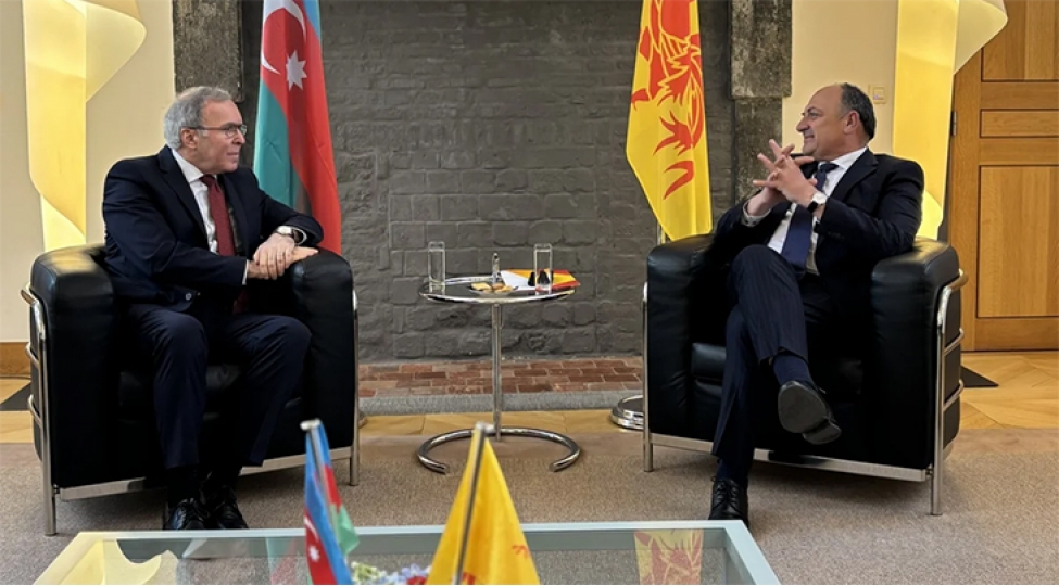 vaqif-sadiqov-valloniya-regional-parlamentinin-sedri-ile-gorushub