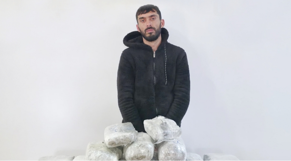 kulli-miqdarda-narkotik-vasitelerin-olke-erazisine-kechirilmesinin-qarshisi-alinib