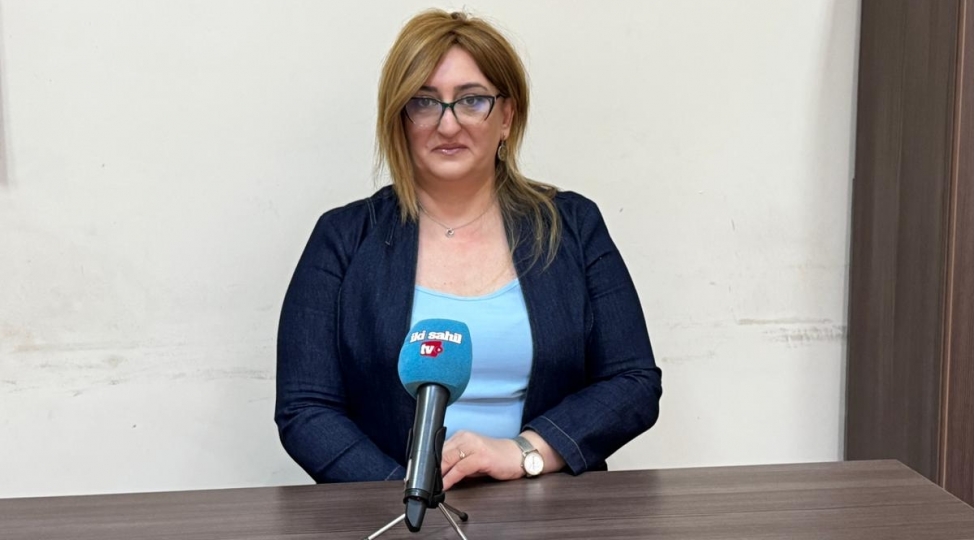 o-gun-basha-dushdum-ki-muellimlik-sadece-bilik-oturmek-deyil-hem-de-kichik-ureklere-toxunmaq-ve-onlarla-birlikde-boyumekdir-musahibe