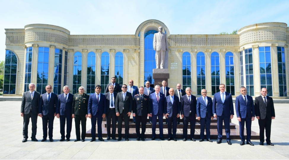 azerbaycanin-siyasi-iqtisadi-herbi-qudretinin-inkishafinda-heyder-eliyevin-rolu