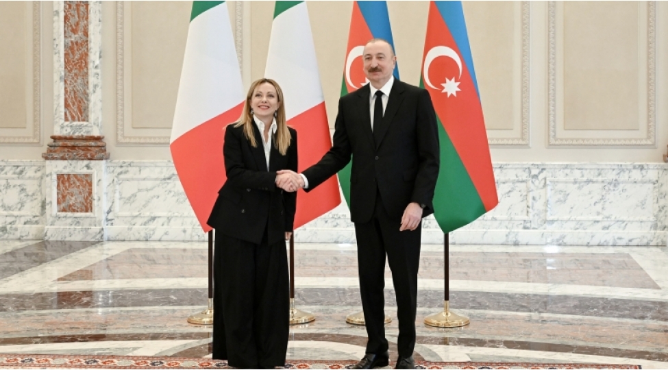 prezident-ilham-eliyevin-italiya-nazirler-shurasinin-sedri-ciorcia-meloni-ile-tekbetek-gorushu-kechirilib-foto