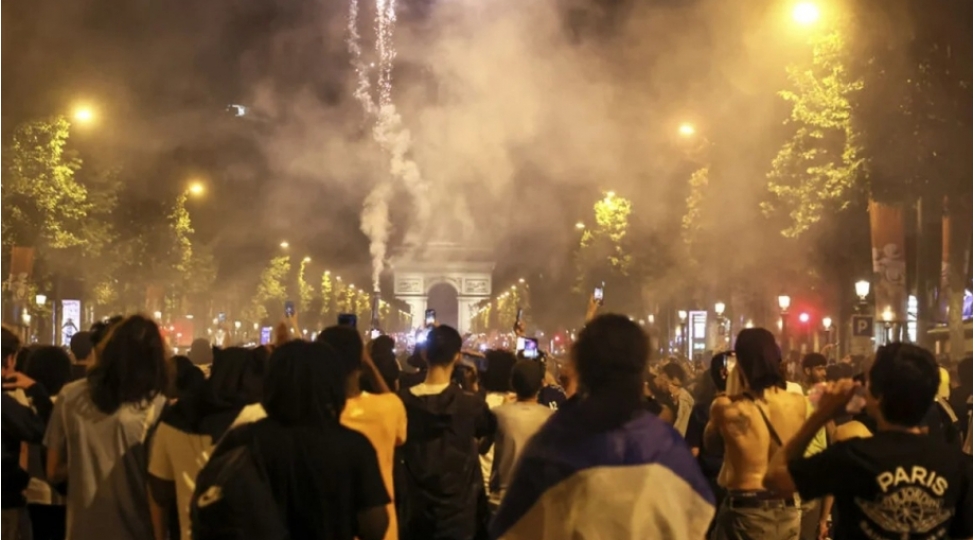 parisde-psj-nin-qelebesinden-sonra-bash-veren-igtishashlarda-azi-12-nefer-yaralanib