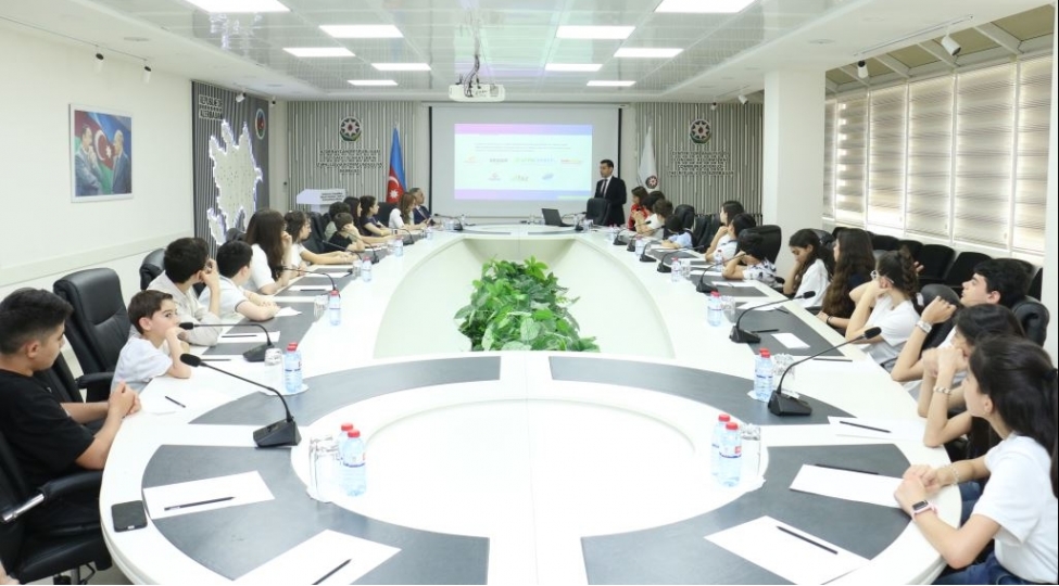 iitkm-de-ushaqlarin-beynelxalq-mudafiesi-gunu-munasibetile-achiq-qapi-kechirilib