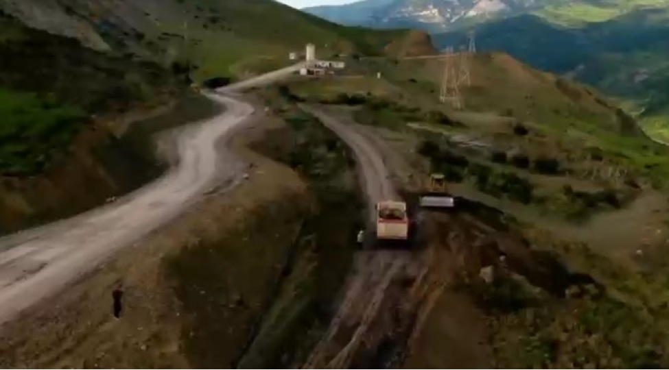 25-avtomobil-yolunda-sel-sulari-neticesinde-zedelenmish-infrastrukturun-berpasi-aparilir
