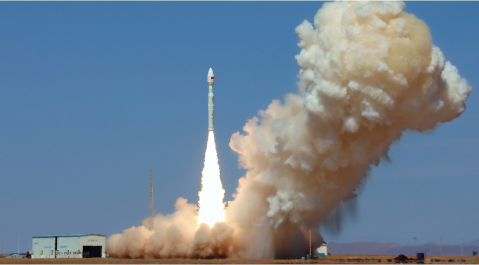 chin-lijian-1-y14-dashiyici-raketi-ile-orbite-8-peyk-chixarib