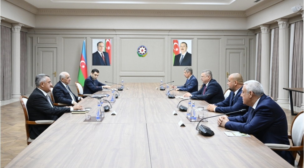 bash-nazir-eli-esedov-heshterxan-vilayetinin-vitse-qubernatoru-hokumet-sedri-ile-gorushub