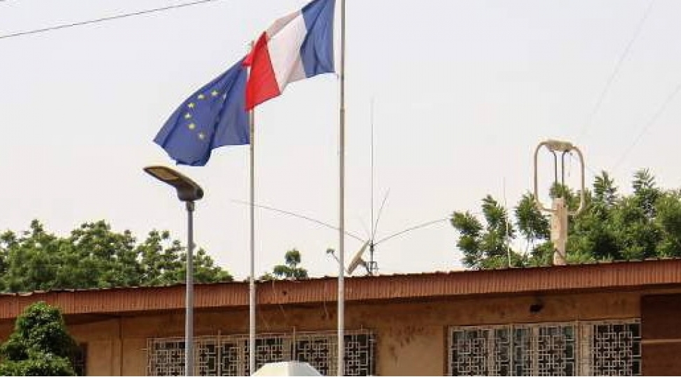 le-monde-burkina-faso-fransaya-sefirliyini-baglamaq-uchun-bir-hefte-vaxt-verdi