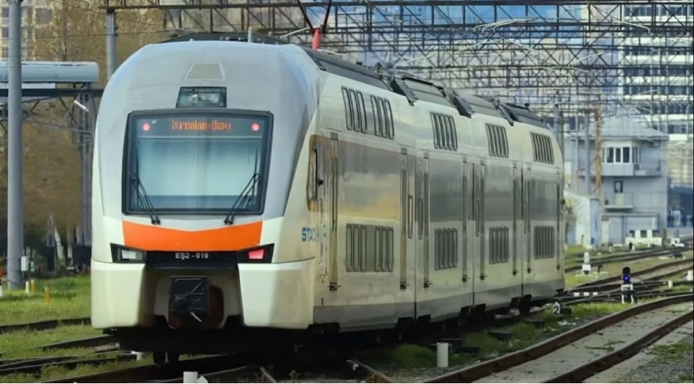 azerbaycanda-ilk-elektrikleshdirilmish-demir-yolu-xettinin-istifadeye-verilmesinden-100-il-otur