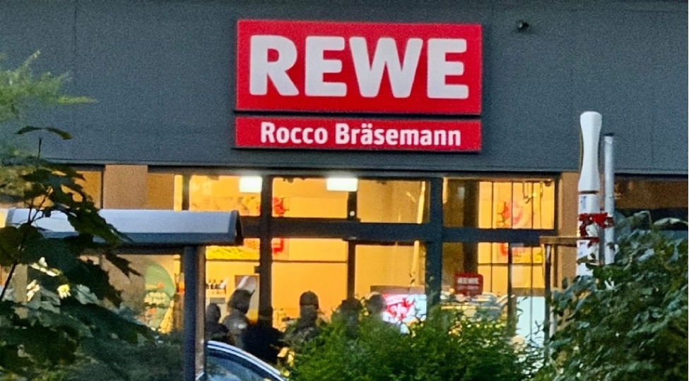 berlinde-supermarketde-qadini-girov-goturen-shexs-12-saatliq-emeliyyatdan-sonra-saxlanilib