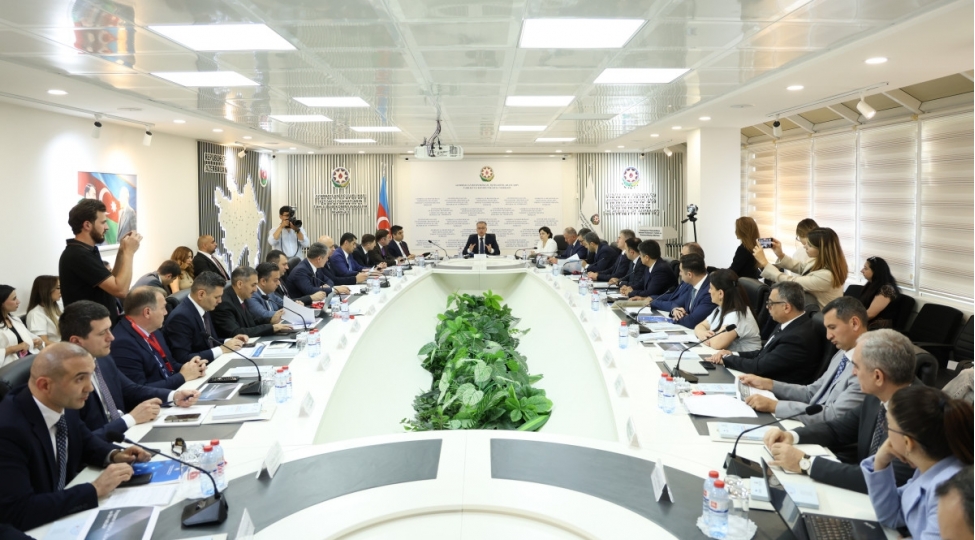 iitkm-de-reqemsal-arxitektura-proqram-idareetmesi-ve-neticeesasli-yanashma-movzusunda-deyirmi-masa-kechirilib