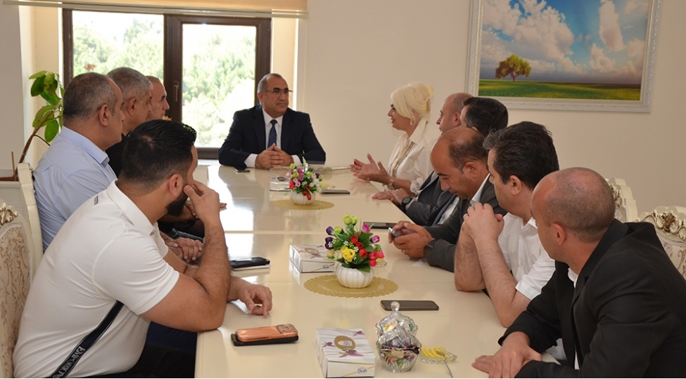 yap-sumqayit-sheher-teshkilatinda-milli-metbuat-gunu-munasibetile-jurnalistlerle-gorush-kechirilib