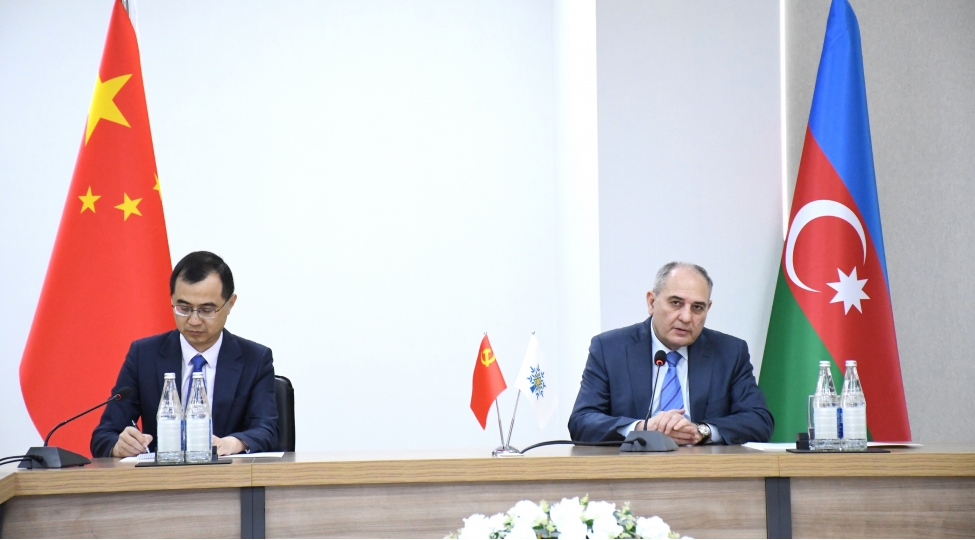 yap-sedrinin-muavini-tahir-budaqov-chin-kommunist-partiyasinin-numayende-heyeti-ile-gorushub-foto
