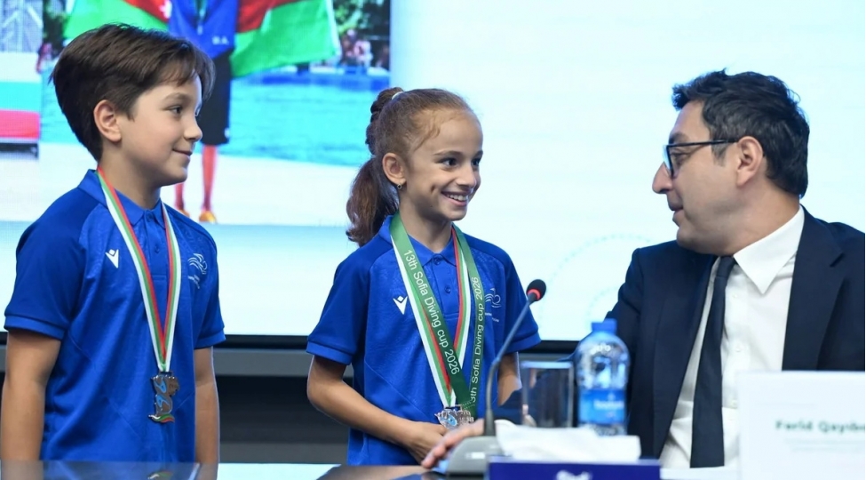 ferid-qayibov-beynelxalq-arenada-medal-qazanan-idmanchilari-tebrik-edib