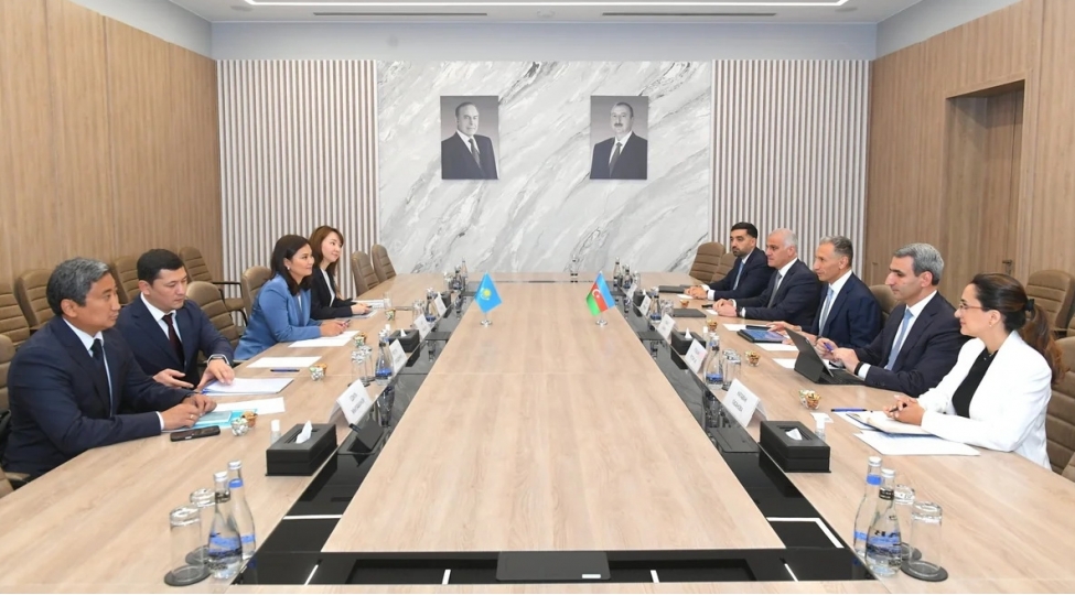 azerbaycan-qazaxistanla-orta-dehlizin-reqabetqabiliyyetinin-artirilmasini-muzakire-edib