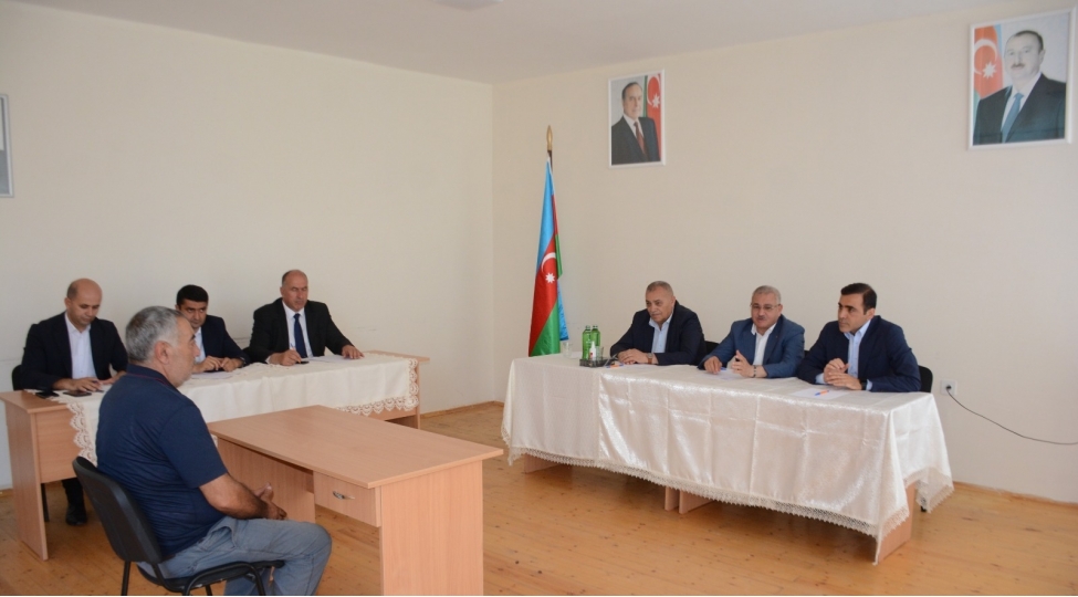millet-vekili-anar-memmedov-terterde-vetendashlari-qebul-edib