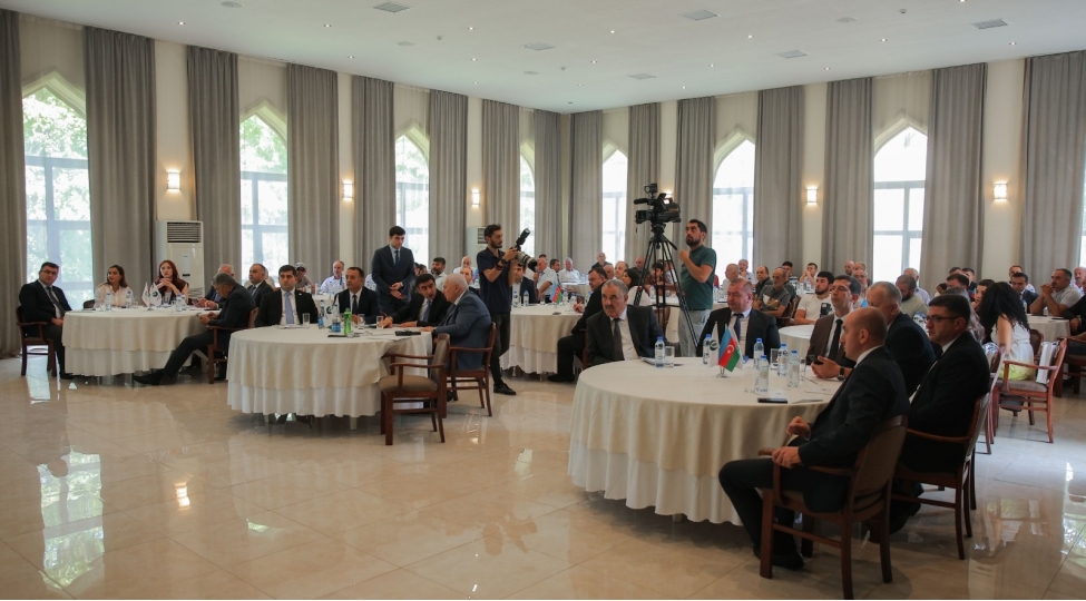 shekide-ari-xesteliklerinin-idare-olunmasi-ve-biotehlukesizlik-uzre-genishmiqyasli-telim-proqrami-bashlayib