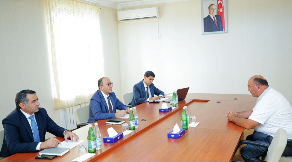 akia-sedri-yalchin-camalov-shemkirde-vetendashlarla-gorushub-teserrufatlara-bash-chekib
