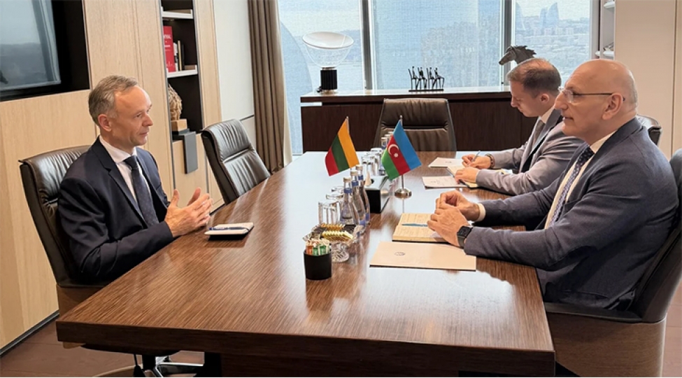elchin-emirbeyov-litvanin-azerbaycandaki-sefiri-ile-regional-meseleleri-muzakire-edib