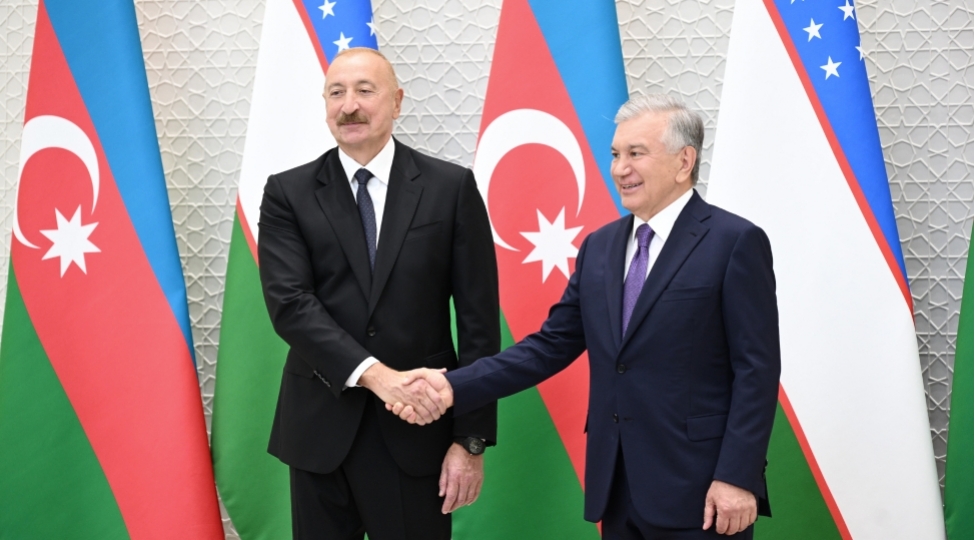 prezidentilham-eliyev-shavkat-mirziyoyevi-azerbaycana-sefere-devet-edib