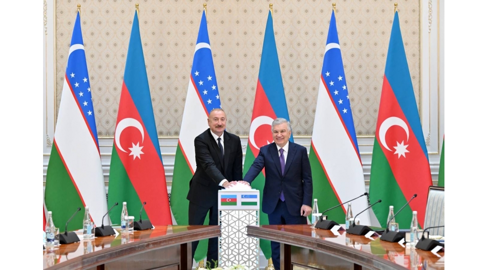 azerbaycan-ve-ozbekistan-prezidentlerinin-ishtiraki-ile-abb-davr-bank-layihesinin-achilishi-oldu