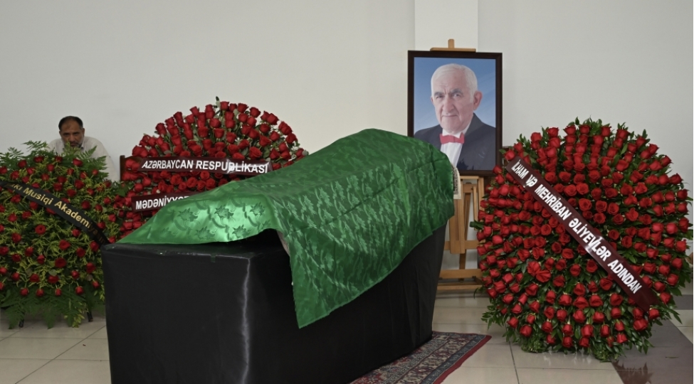 xalq-artisti-tofiq-bakixanov-ii-fexri-xiyabanda-defn-edilib