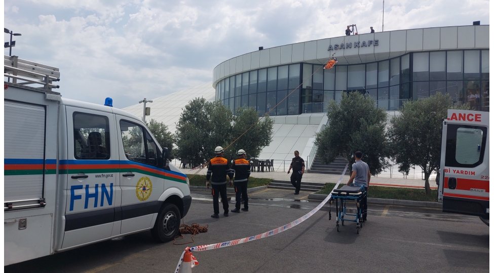 fhn-2-sayli-sumqayit-asan-xidmet-merkezinde-telim-kechirib-video-foto