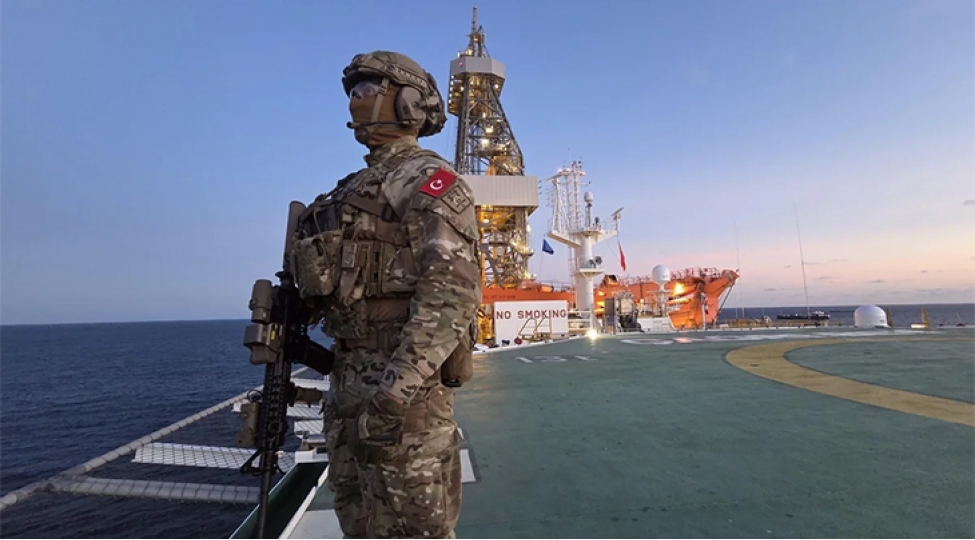 turkiye-ve-somali-herbchileri-piratlar-terefinden-ele-kechirilmish-gemini-azad-edib
