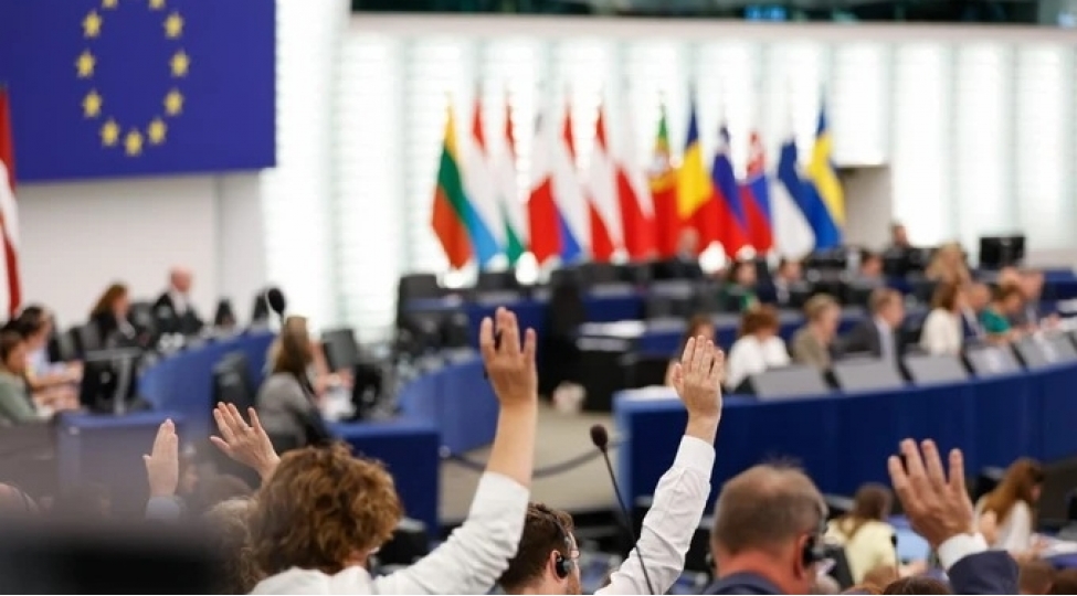 ai-xin-rehberleri-veto-huququndan-imtina-edilmesini-muzakire-edecekler