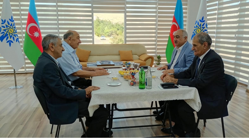 yap-qaradag-rayon-teshkilatinda-agsaqqallarla-gorush-kechirilib