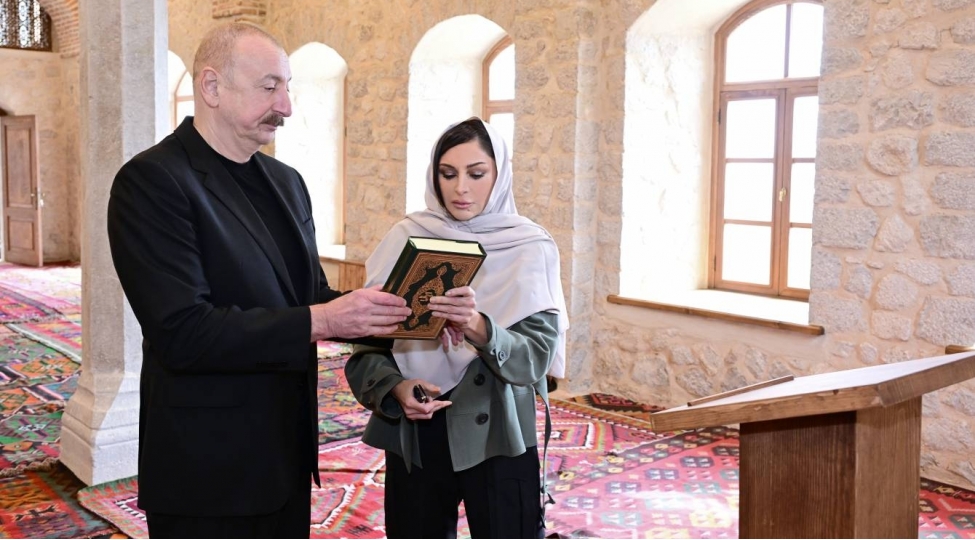 dini-deyerlere-verilen-qiymet-tehlil