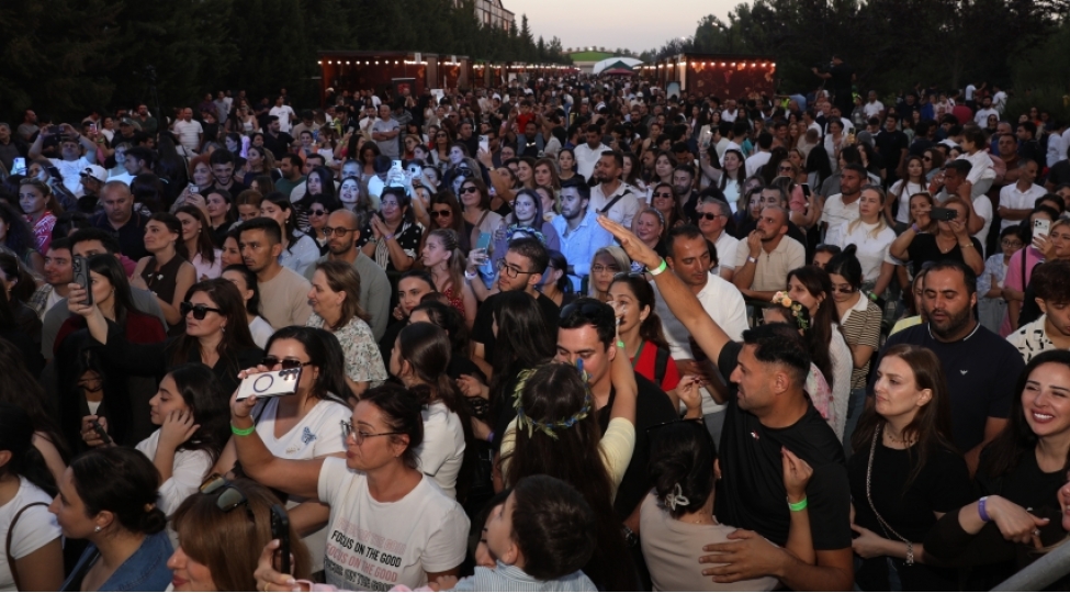 sherab-ve-uzum-festivali-mohteshem-konsert-proqrami-ile-yekunlashib