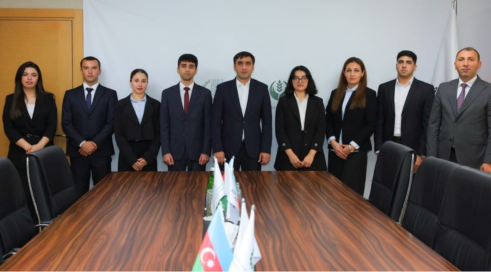 aqrar-xidmetler-agentliyinde-yay-tecrube-proqraminda-ugur-qazanmish-genc-mutexessislerle-gorush-kechirilib