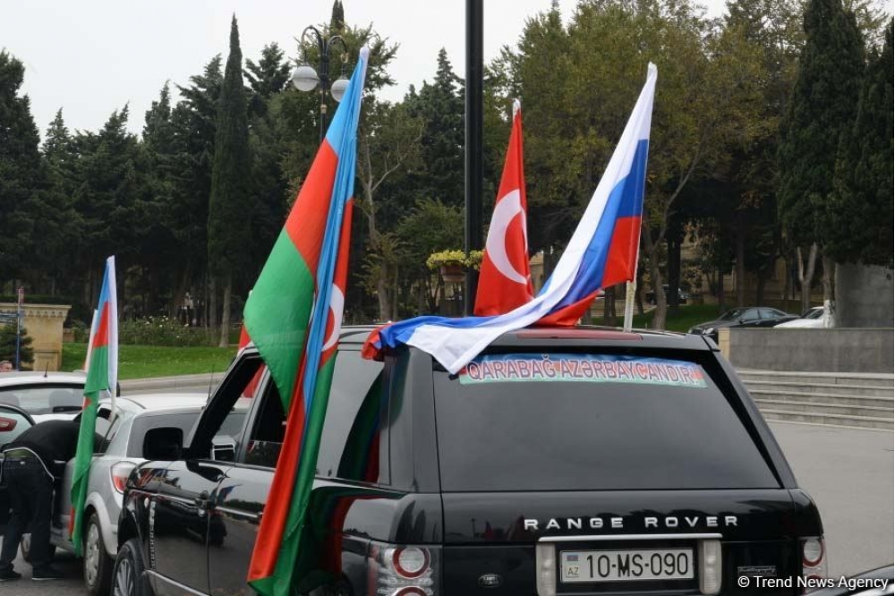 Rus azerbaycan. Русские за Азербайджан. Русские в Азербайджане. Фото русских в Азербайджане. Русская община в Баку Карабах.