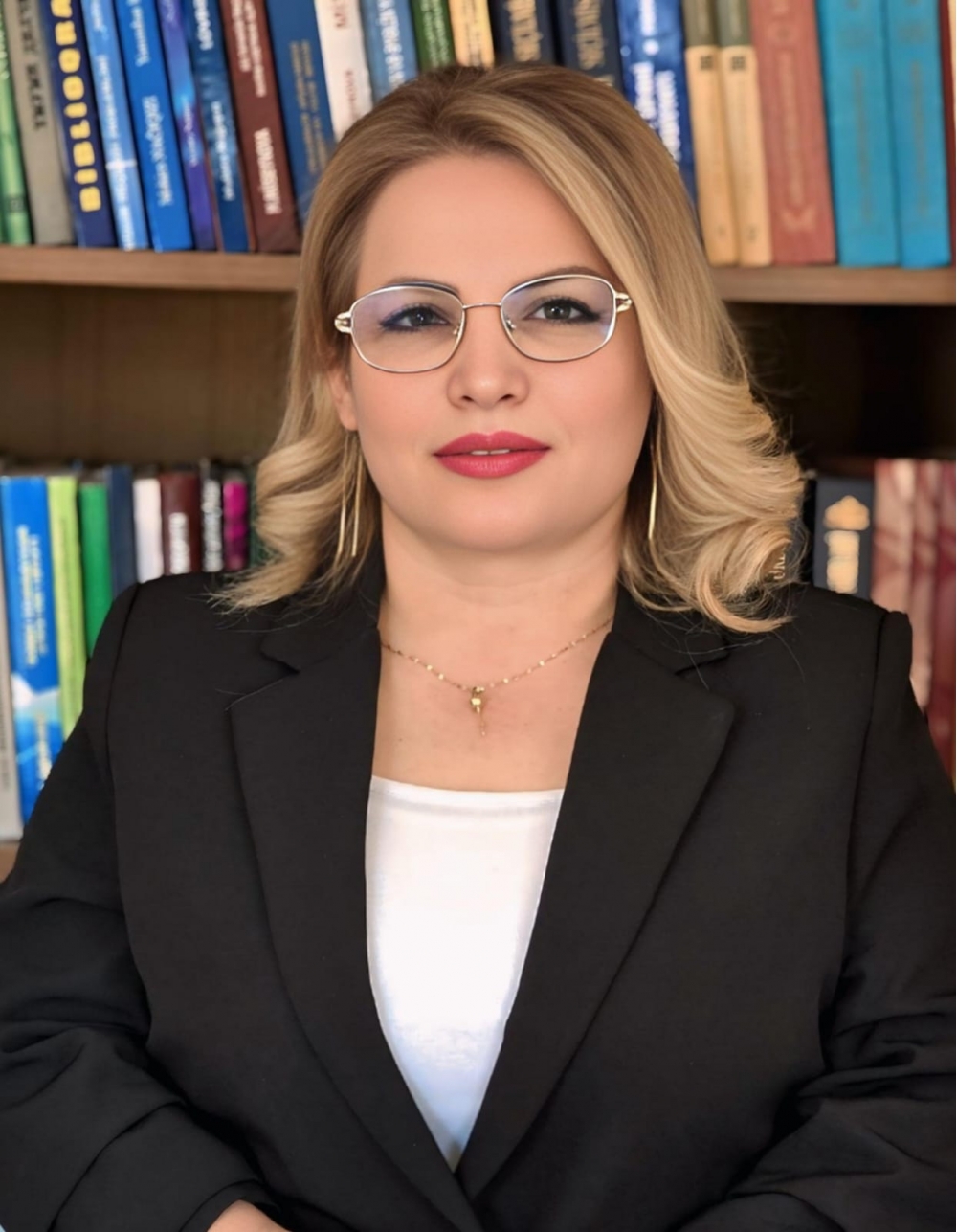 BİRİNCİ TÜRKOLOJİ QURULTAYIN 100  İLLİYİNƏ DƏYƏRLİ TÖFHƏ