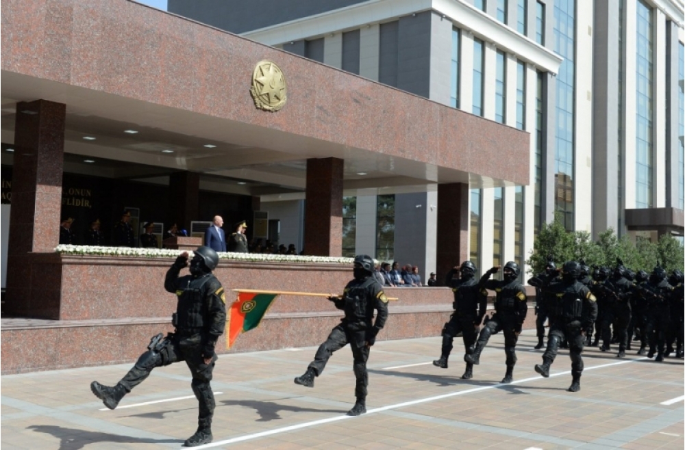 Seferberlik ve herbi xidmet. Полиция Азербайджана. Полицейские в Азербайджане. Полиция Азербайджана форма. Спецназ Азербайджана Яраса.