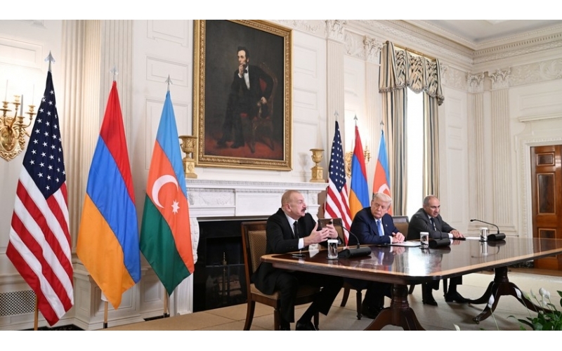 Tramp Azərbaycan və Ermənistan liderləri ilə görüşdən yazı paylaşıb - "İki  sahil"