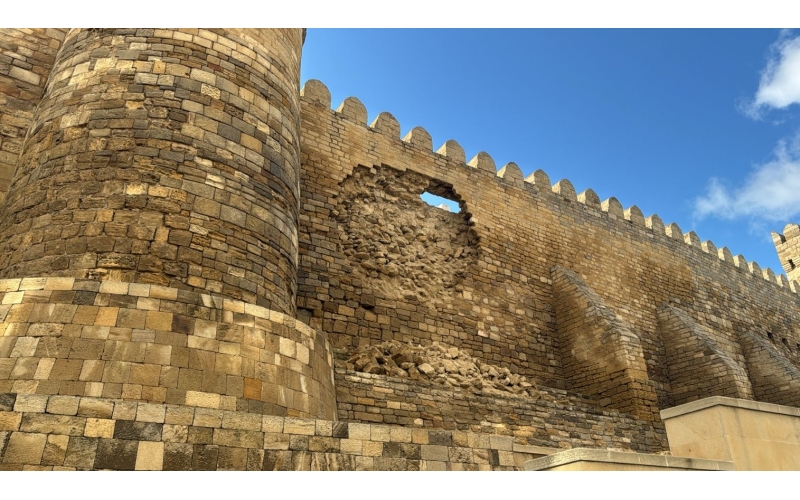 Qala divarlarının kiçik bir sahəsində aşınma müşahidə edilib - 