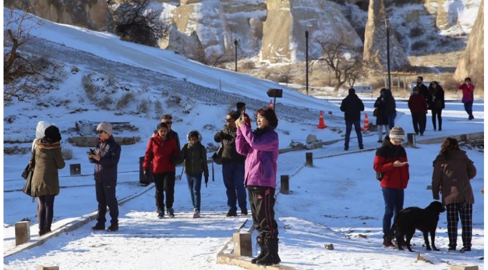 azerbaycana-turist-axini-5-faiz-artib