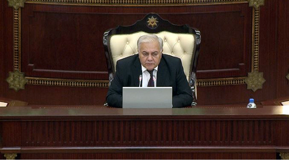 oqtay-esedov-teessuf-ki-bezen-ikili-standartlarla-yanashmanin-shahidi-oluruq