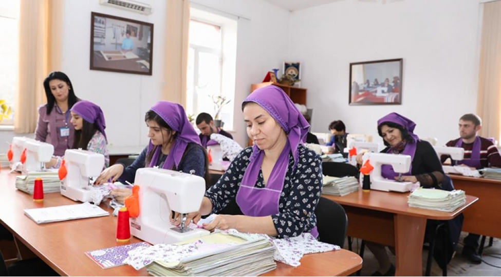 daha-242-nefer-peshe-kurslarini-bitirerek-peshe-sertifikatlari-alib
