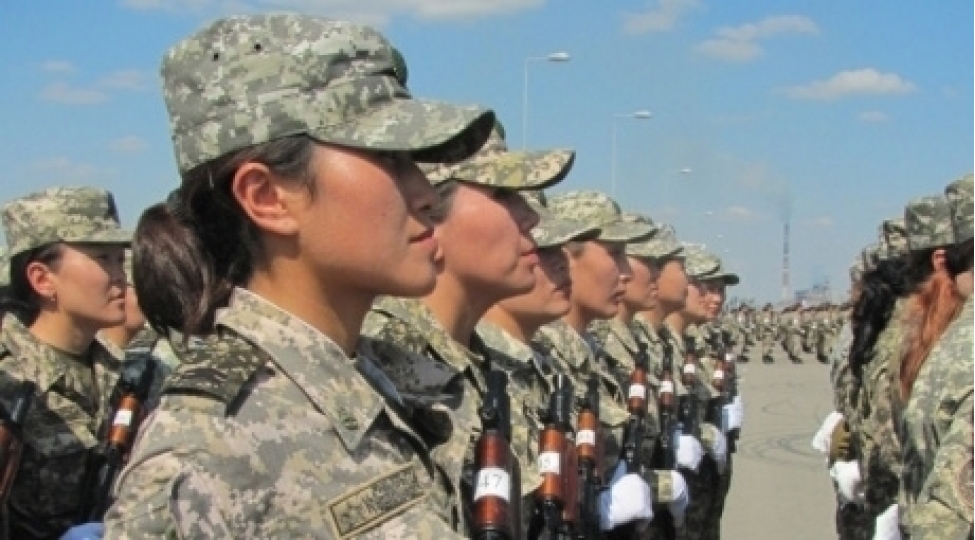ozbekistanda-qadinlar-herbi-xidmete-chagirilacaq