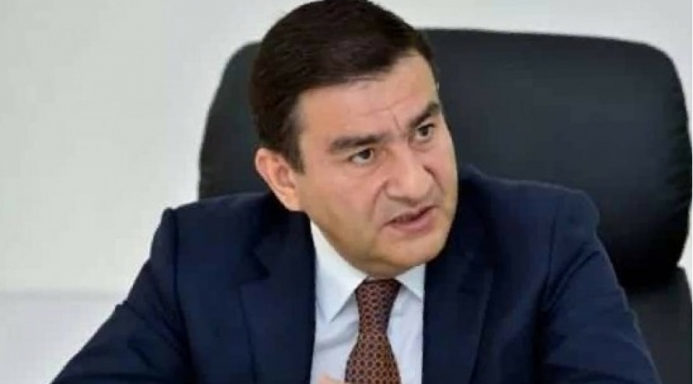yalan-ayaq-tutar-yerimez