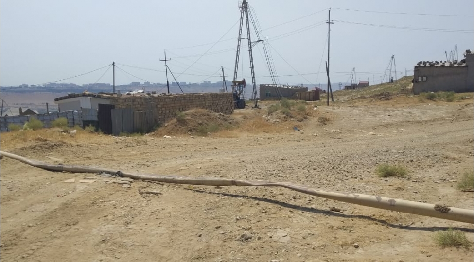 avtomobil-qaz-xettini-yararsiz-hala-saldi