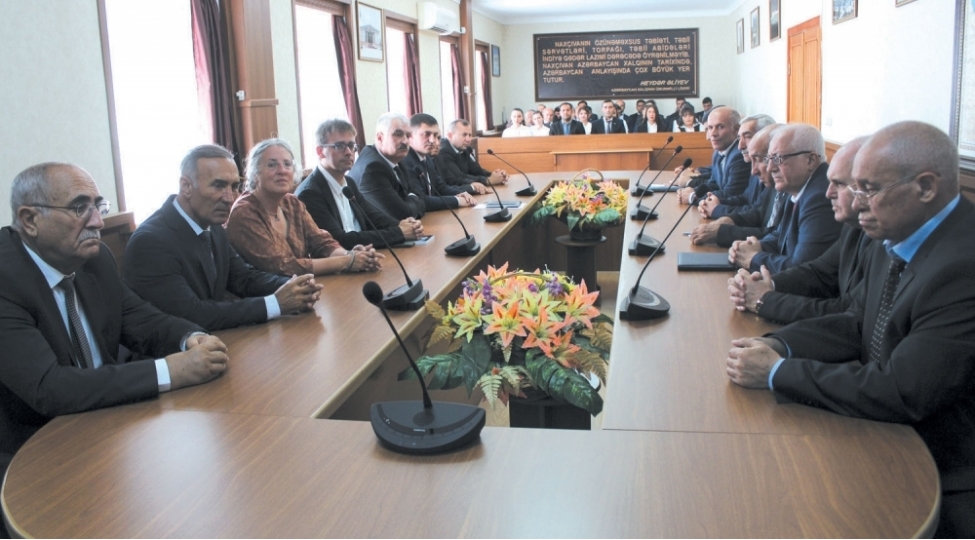 amea-naxchivan-bolmesinde-arxeoloji-ekspedisiyalarinyekunlari-muzakire-edilib