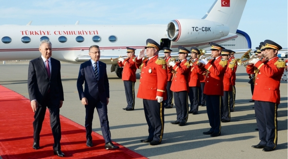 turkiyenn-vitse-prezidenti-azerbaycana-resmi-sefere-gelib