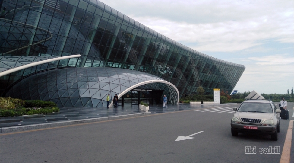 cop29-zamani-baki-aeroportunda-gundelik-sernishin-dovriyyesinin-25-27-mine-chatacagi-gozlenilir